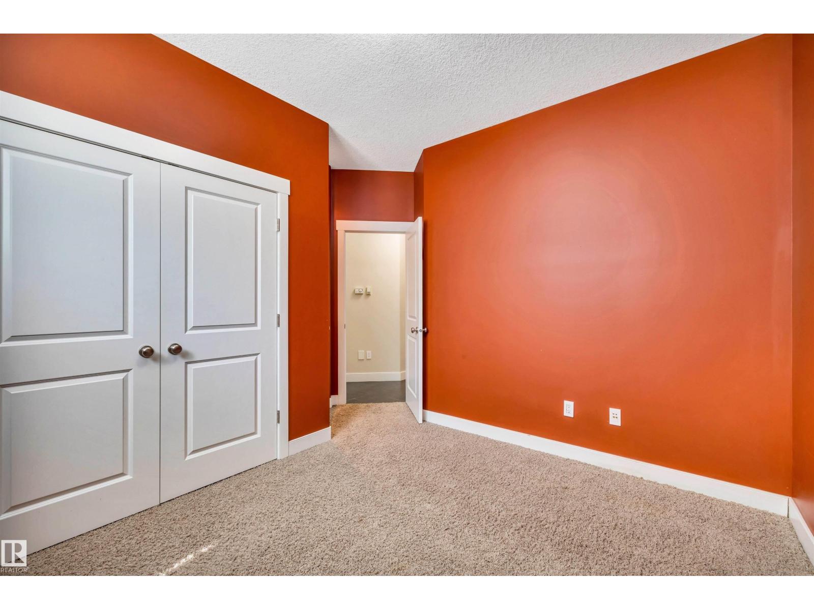 9 SHOREWOOD CR - 38