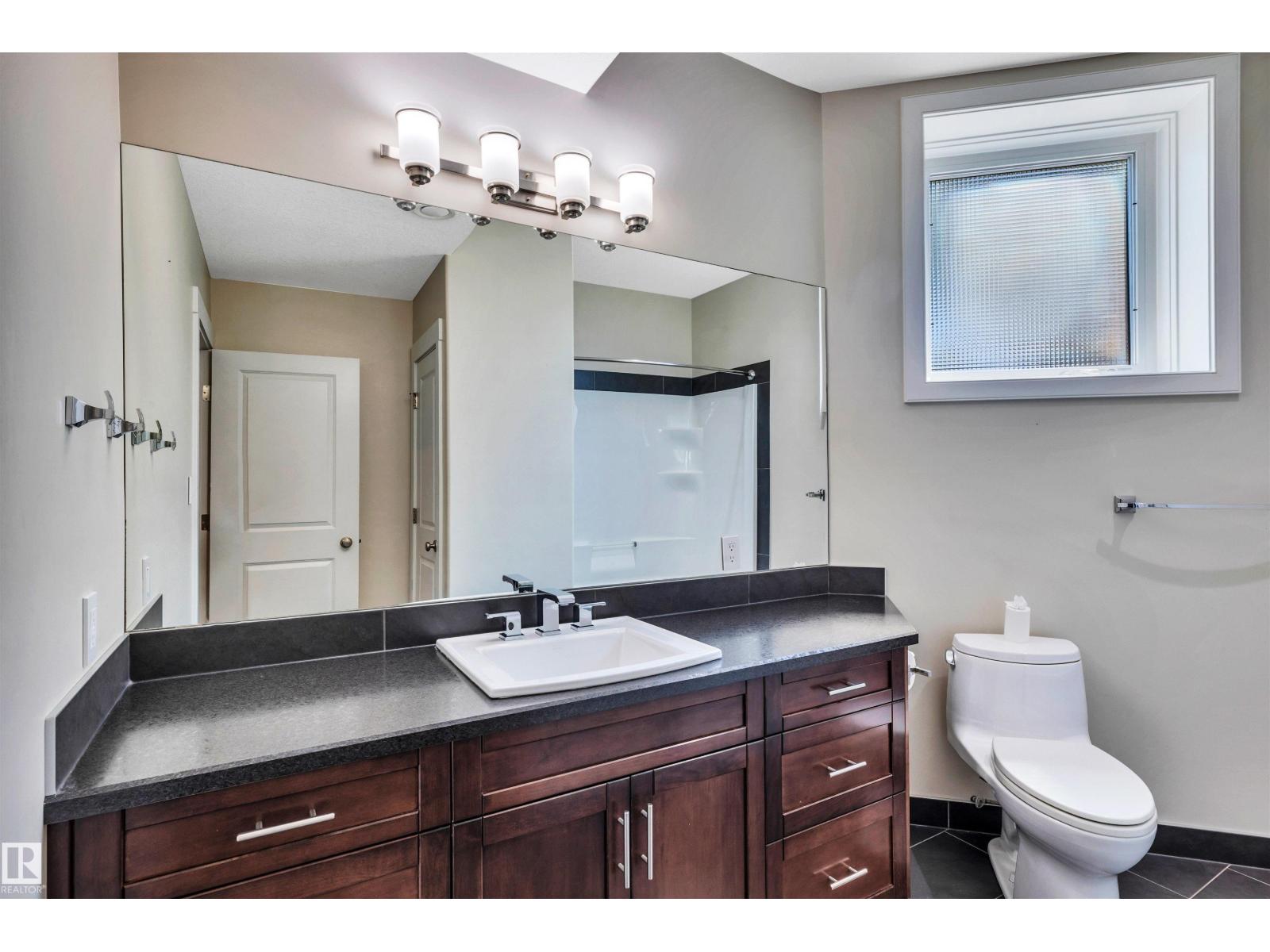 9 SHOREWOOD CR - 39