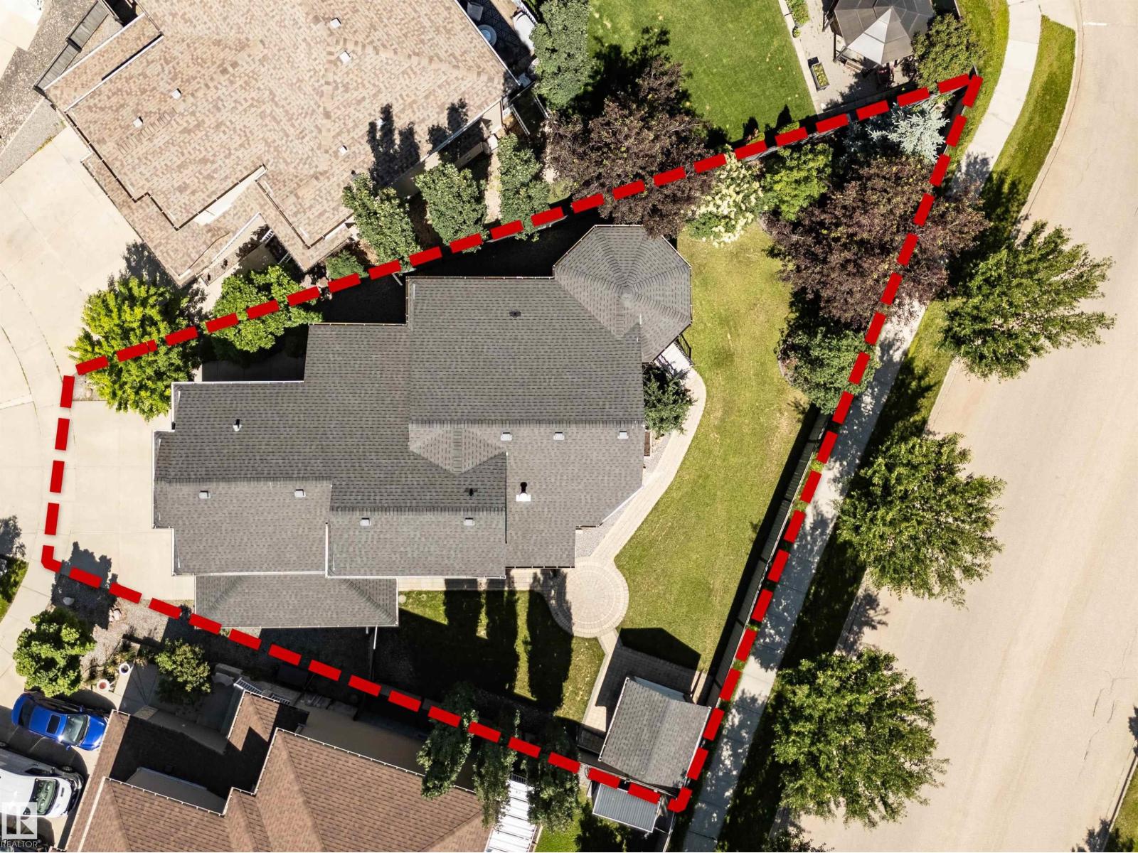 9 SHOREWOOD CR - 66