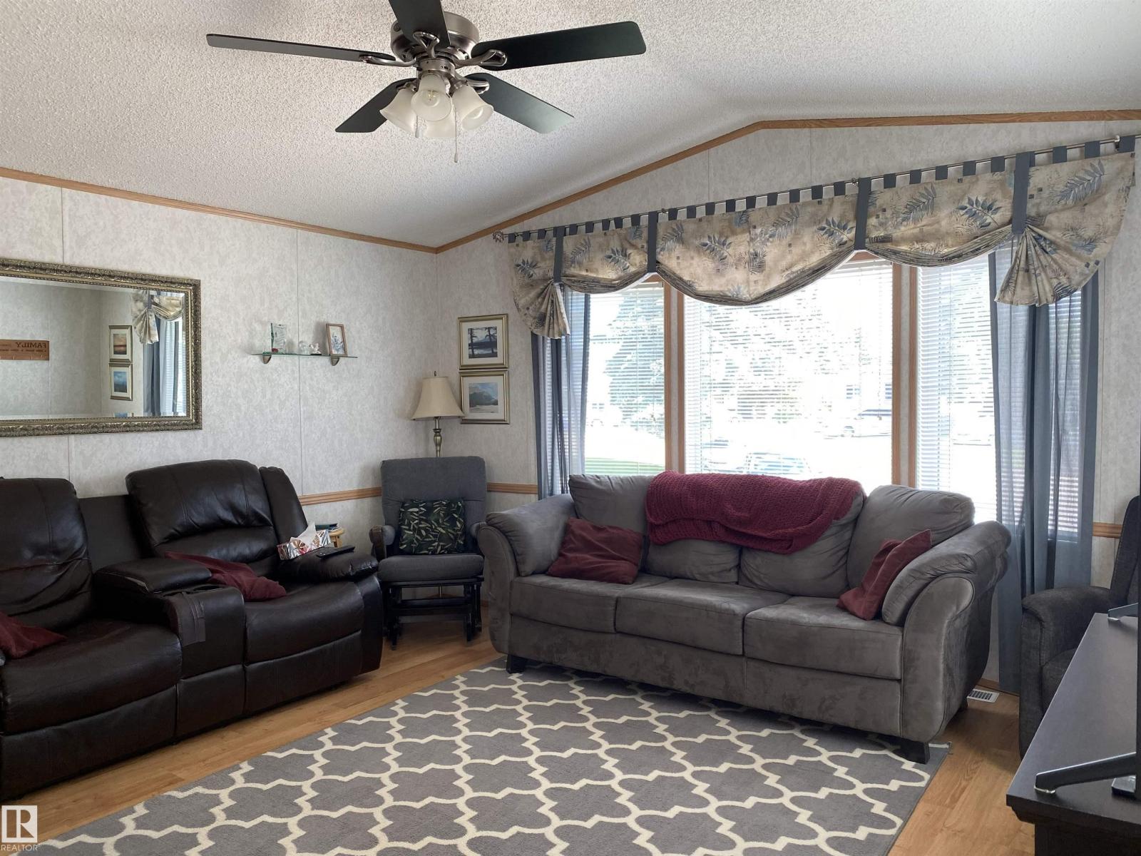 320 Evergreen PA NW - 19