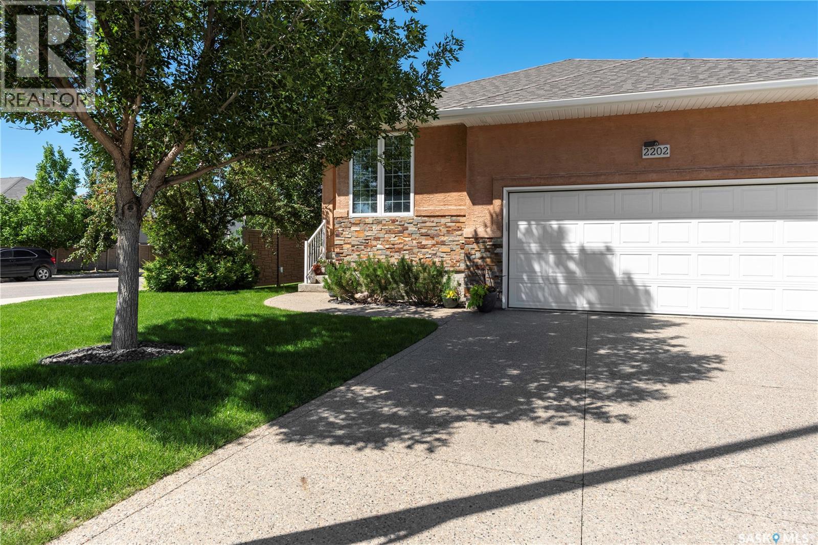 2202 Arens ROAD E - photo 2