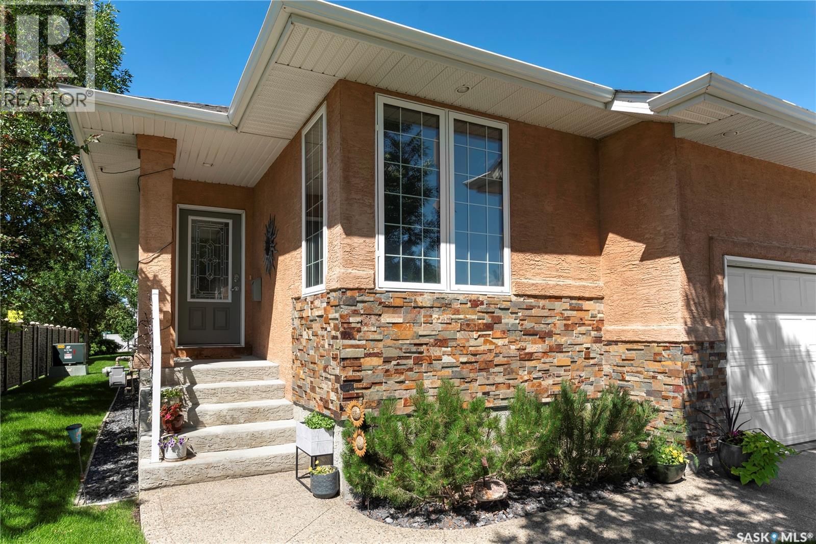 2202 Arens ROAD E - photo 3