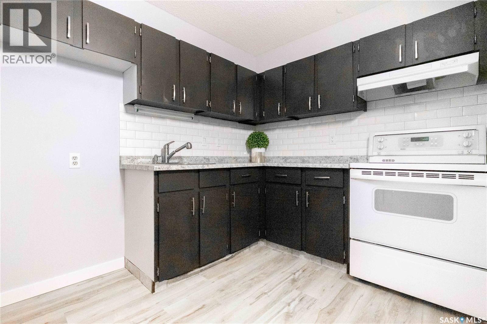 #162 160 Gore PLACE - 11