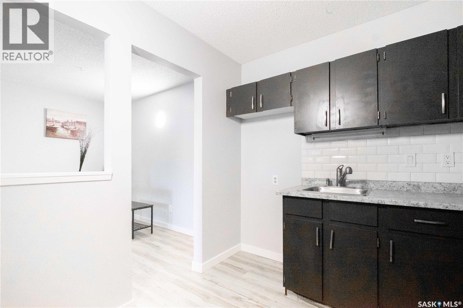 #162 160 Gore PLACE - 12