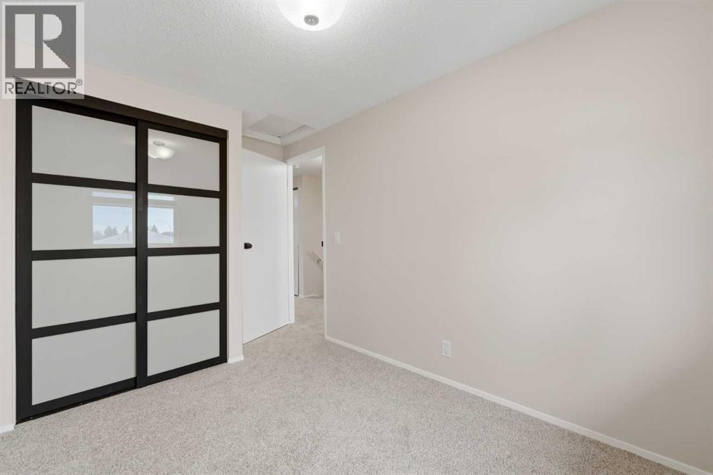 36 Falconer Terrace NE - 17
