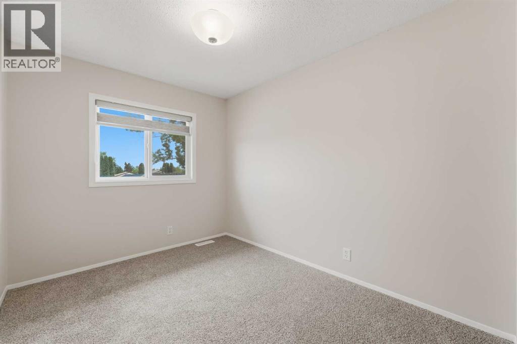 36 Falconer Terrace NE - 16