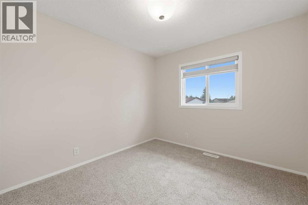 36 Falconer Terrace NE - 18