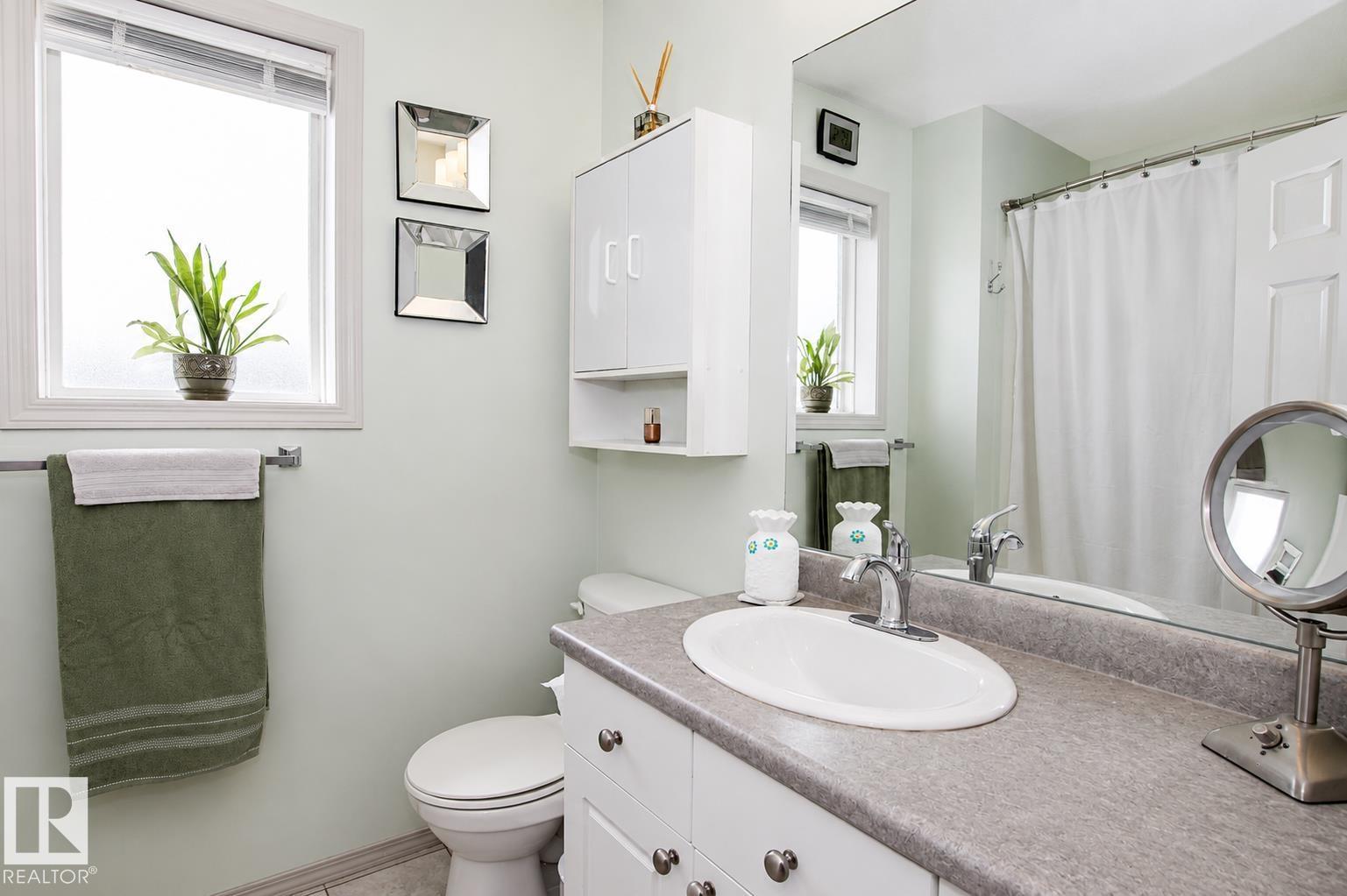 17311 90 ST NW - 17