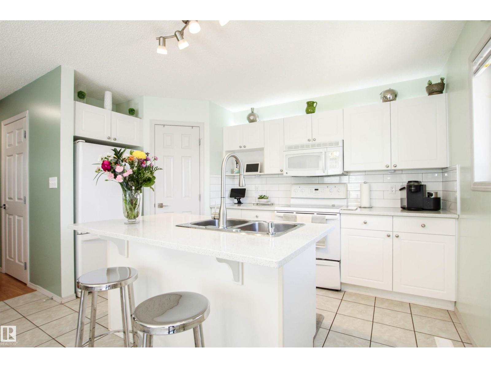 17311 90 ST NW - 10