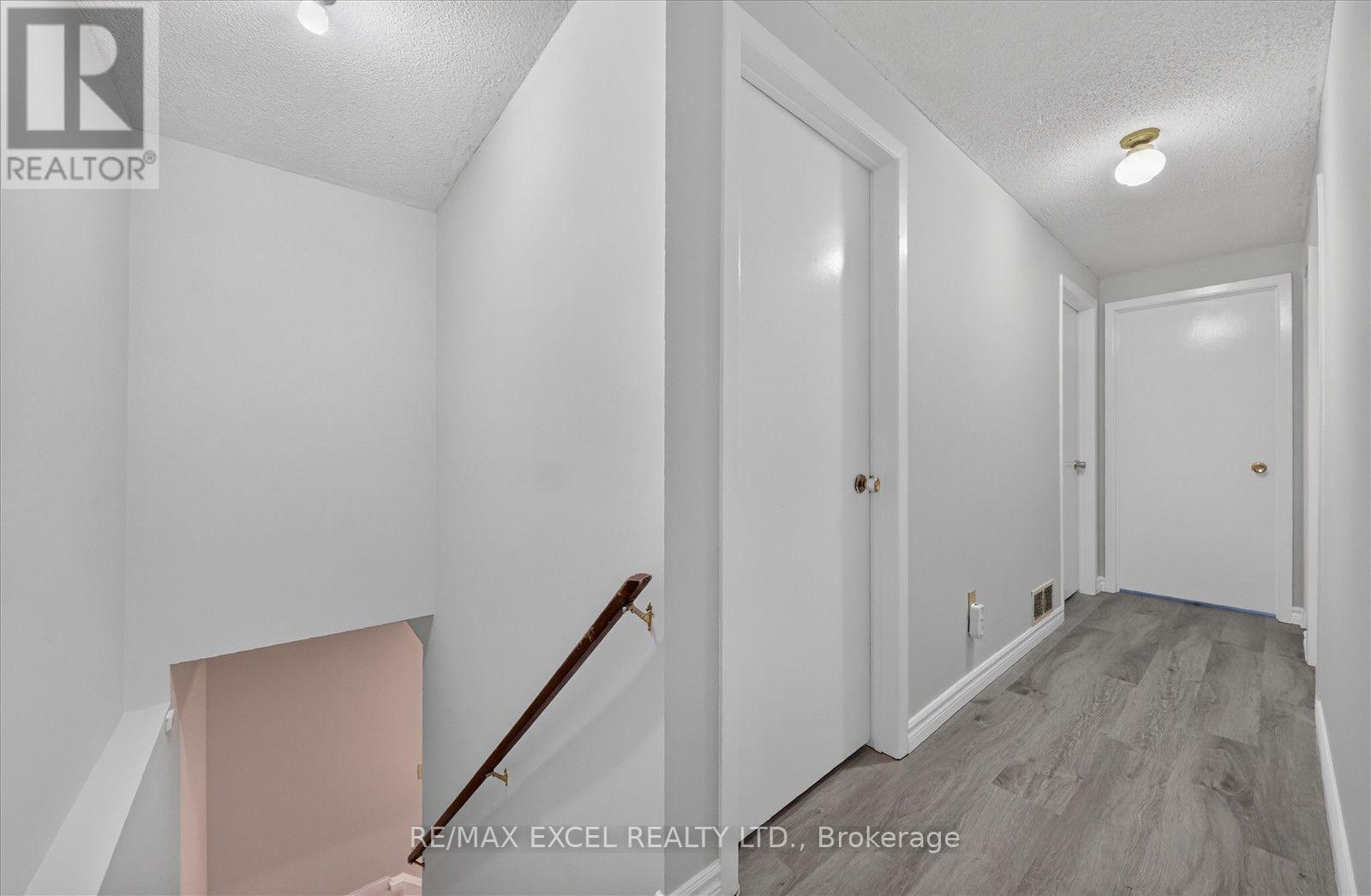 26 LIGHTHALL CRESCENT - 14
