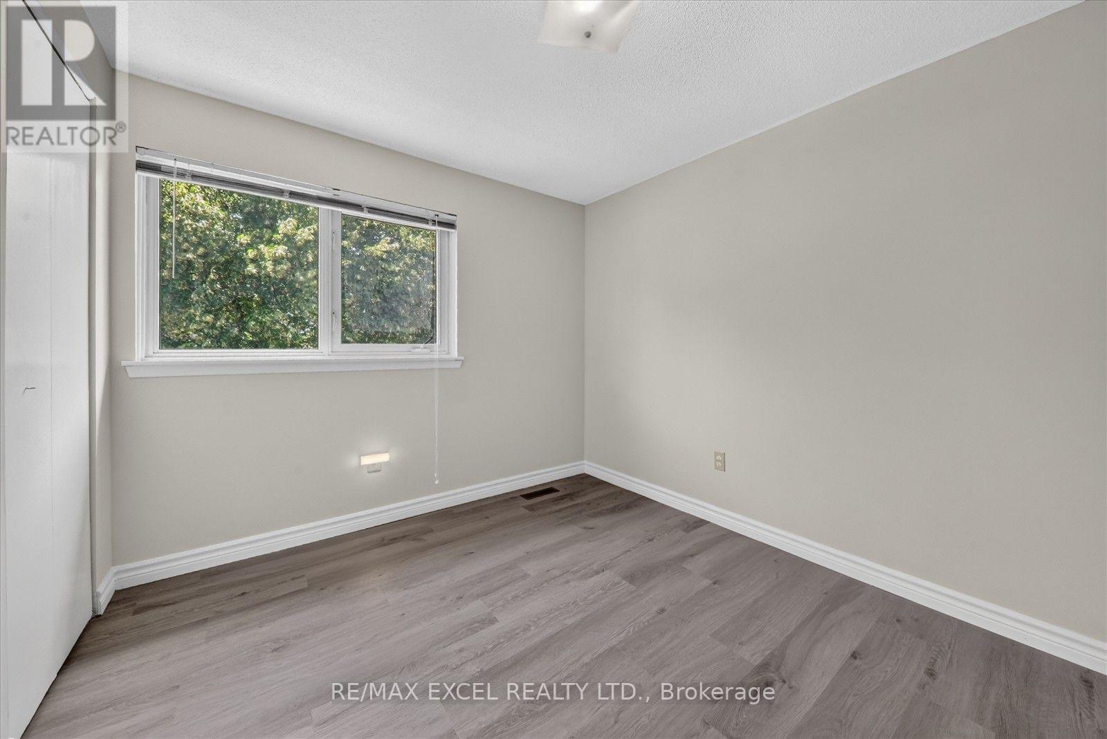 26 LIGHTHALL CRESCENT - 15