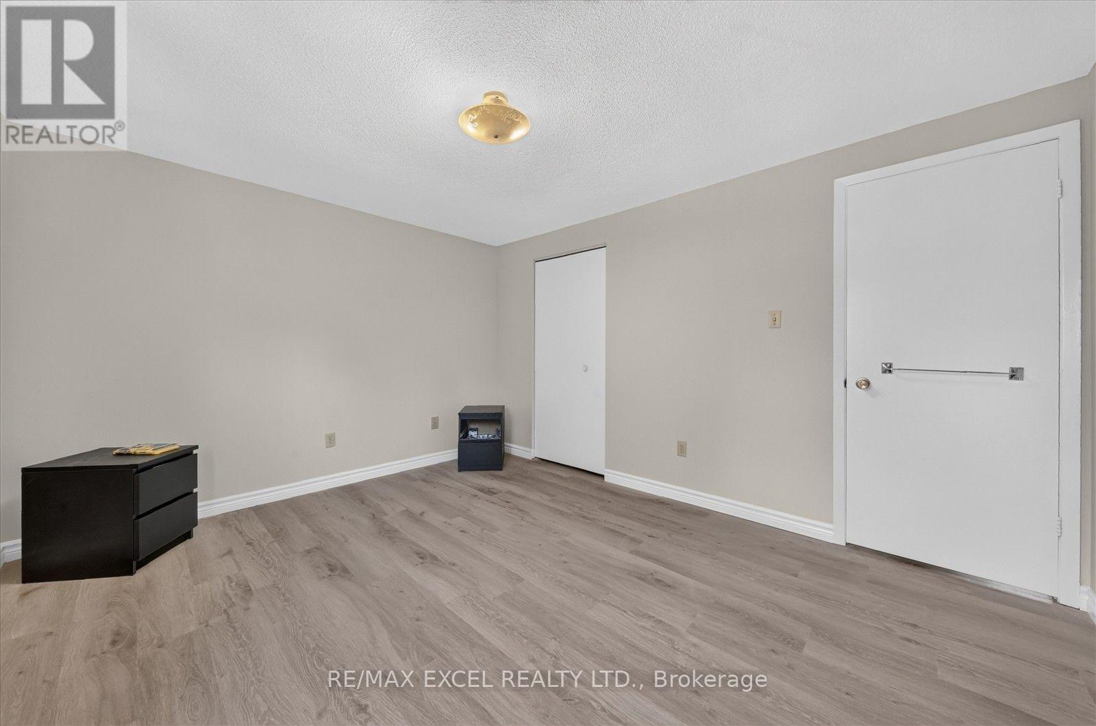 26 LIGHTHALL CRESCENT - 22