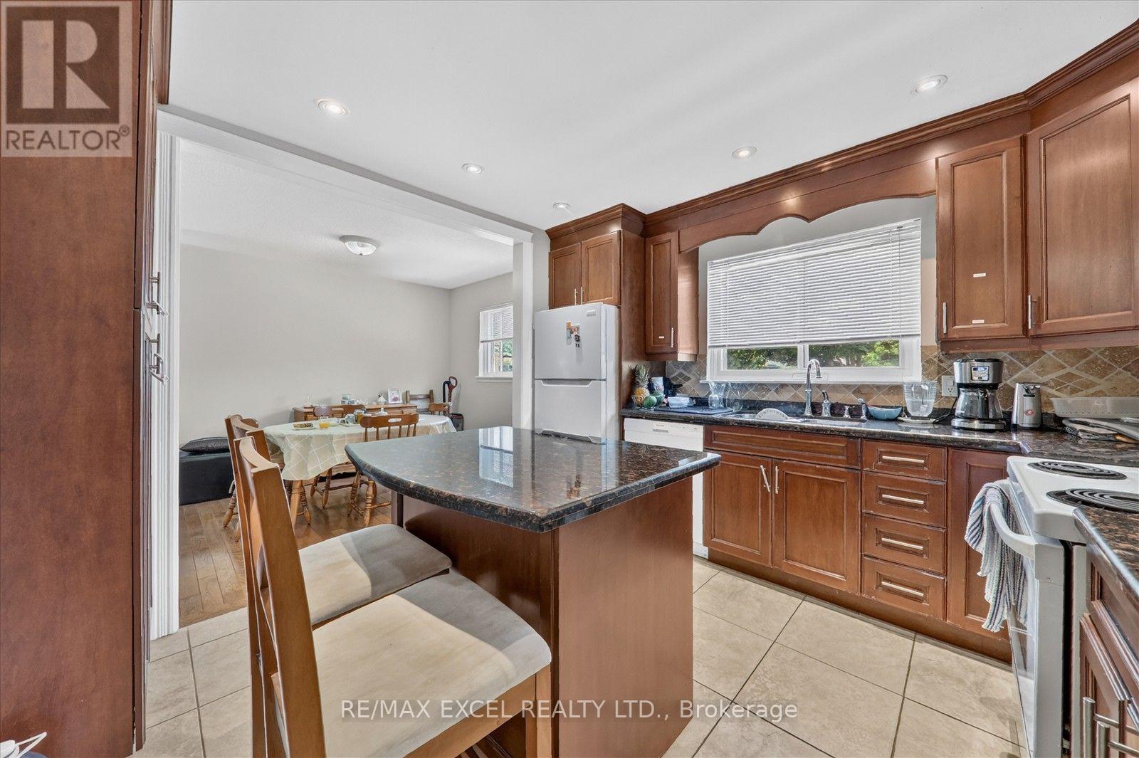 26 LIGHTHALL CRESCENT - 6