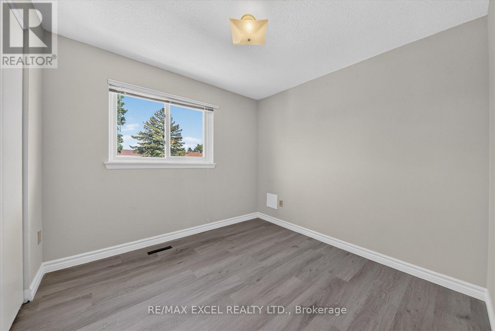 26 LIGHTHALL CRESCENT - 17