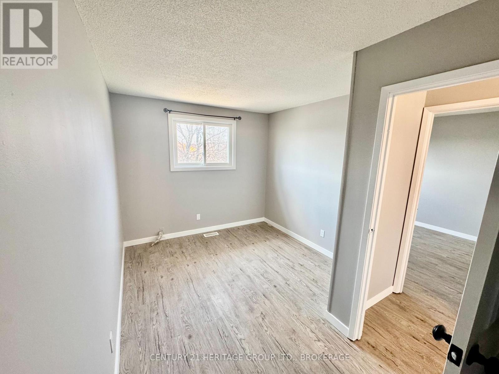 356 OWENS CRESCENT - 14