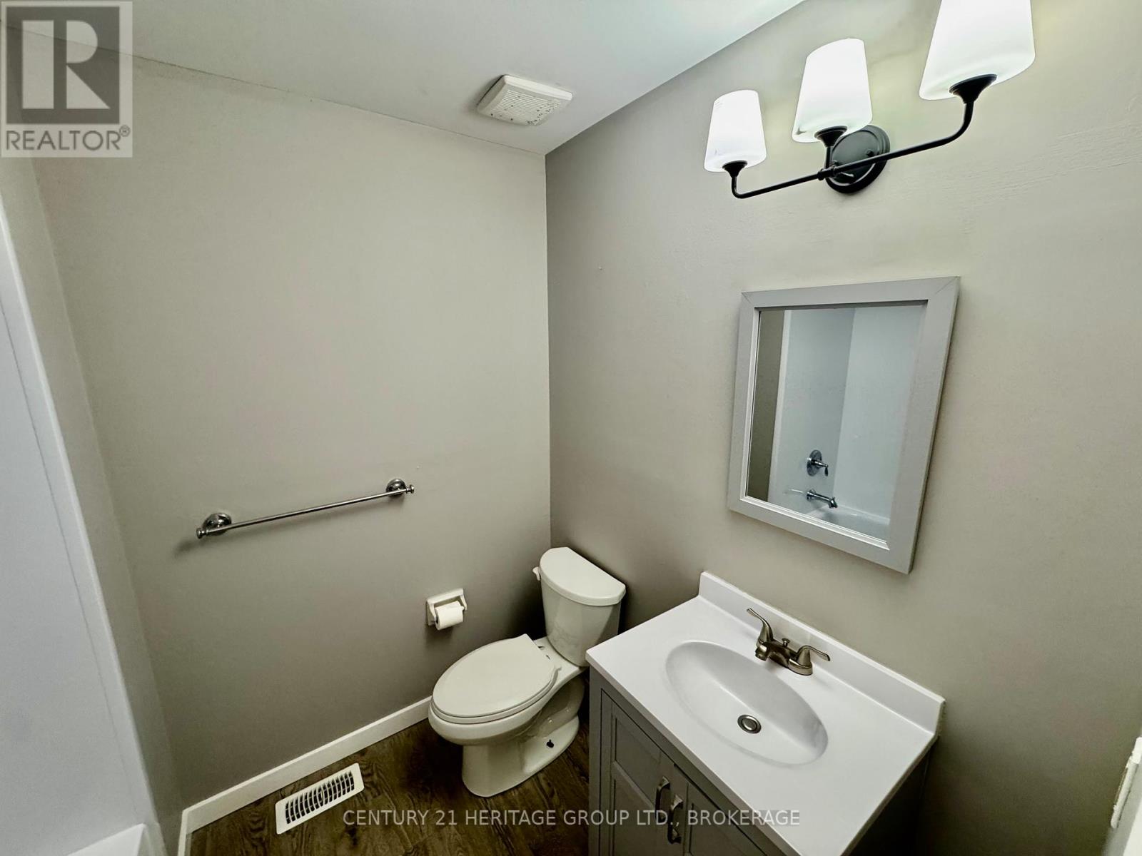 356 OWENS CRESCENT - 11
