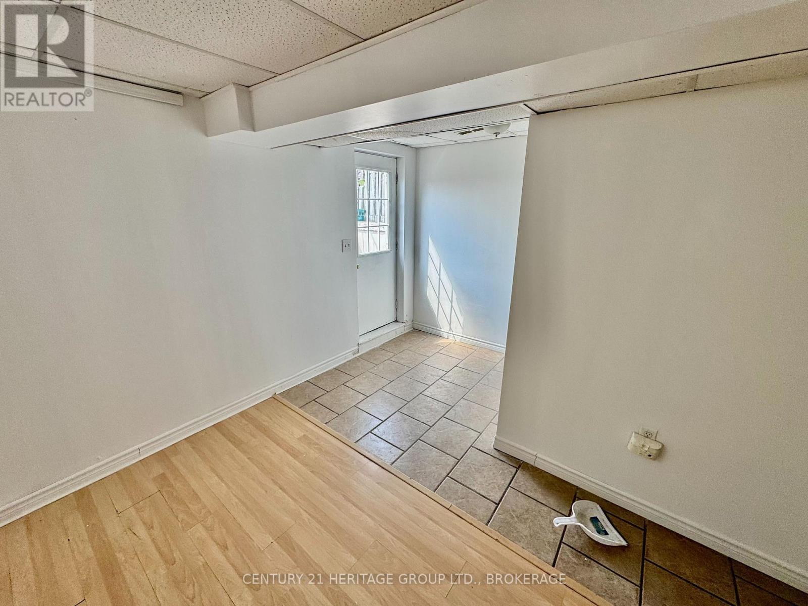 356 OWENS CRESCENT - 19