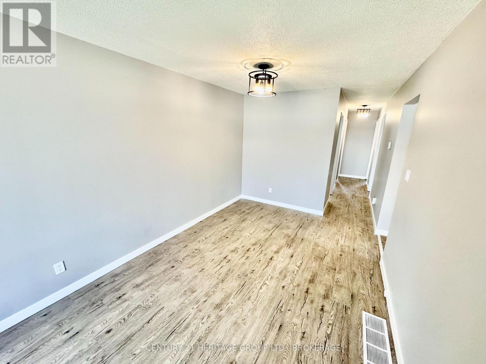356 OWENS CRESCENT - 8