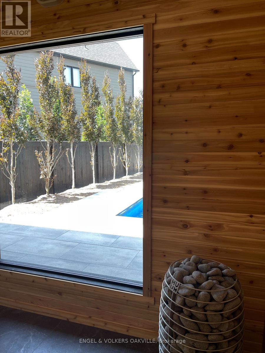 117 STONELEIGH DRIVE - 17