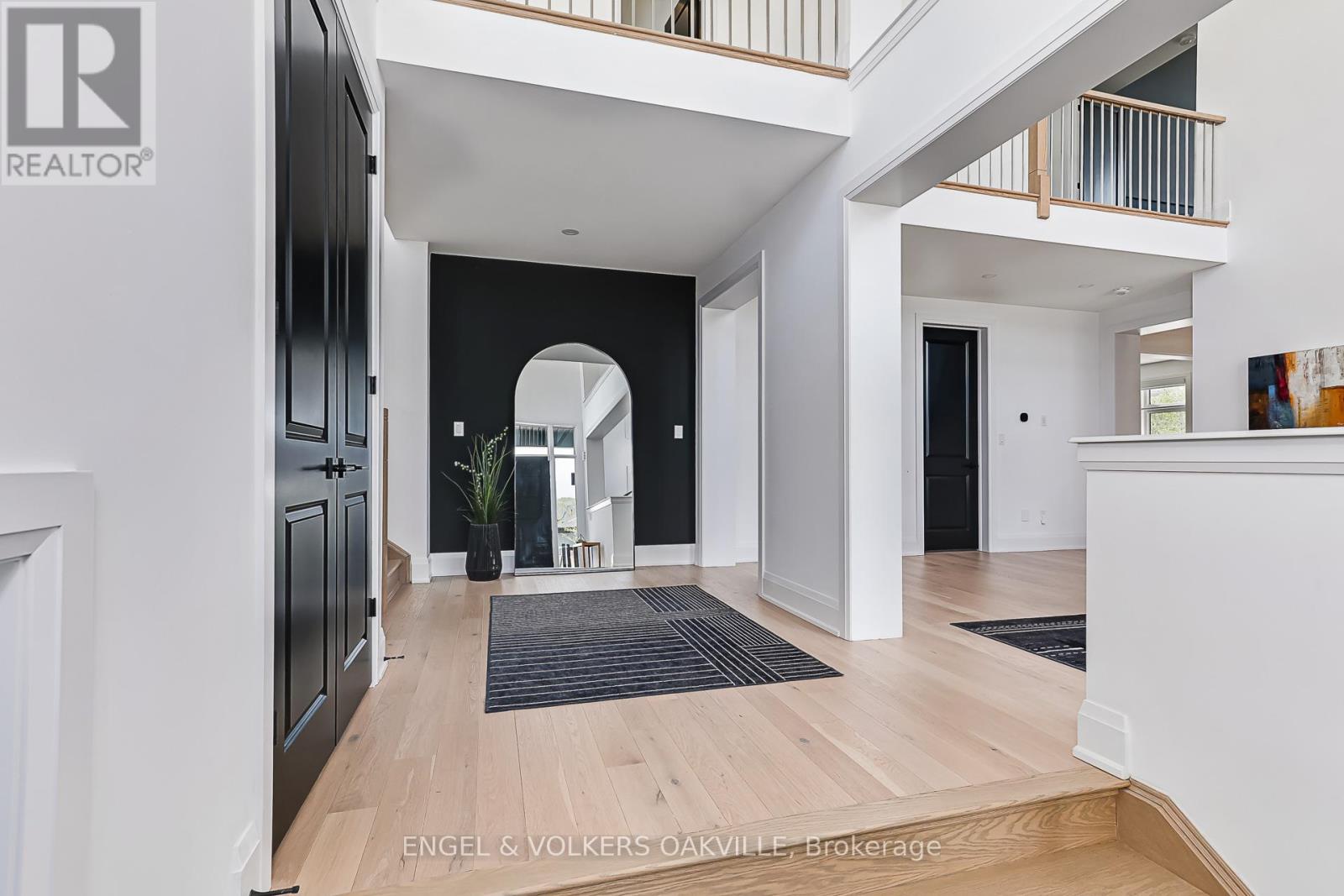 117 STONELEIGH DRIVE - 29
