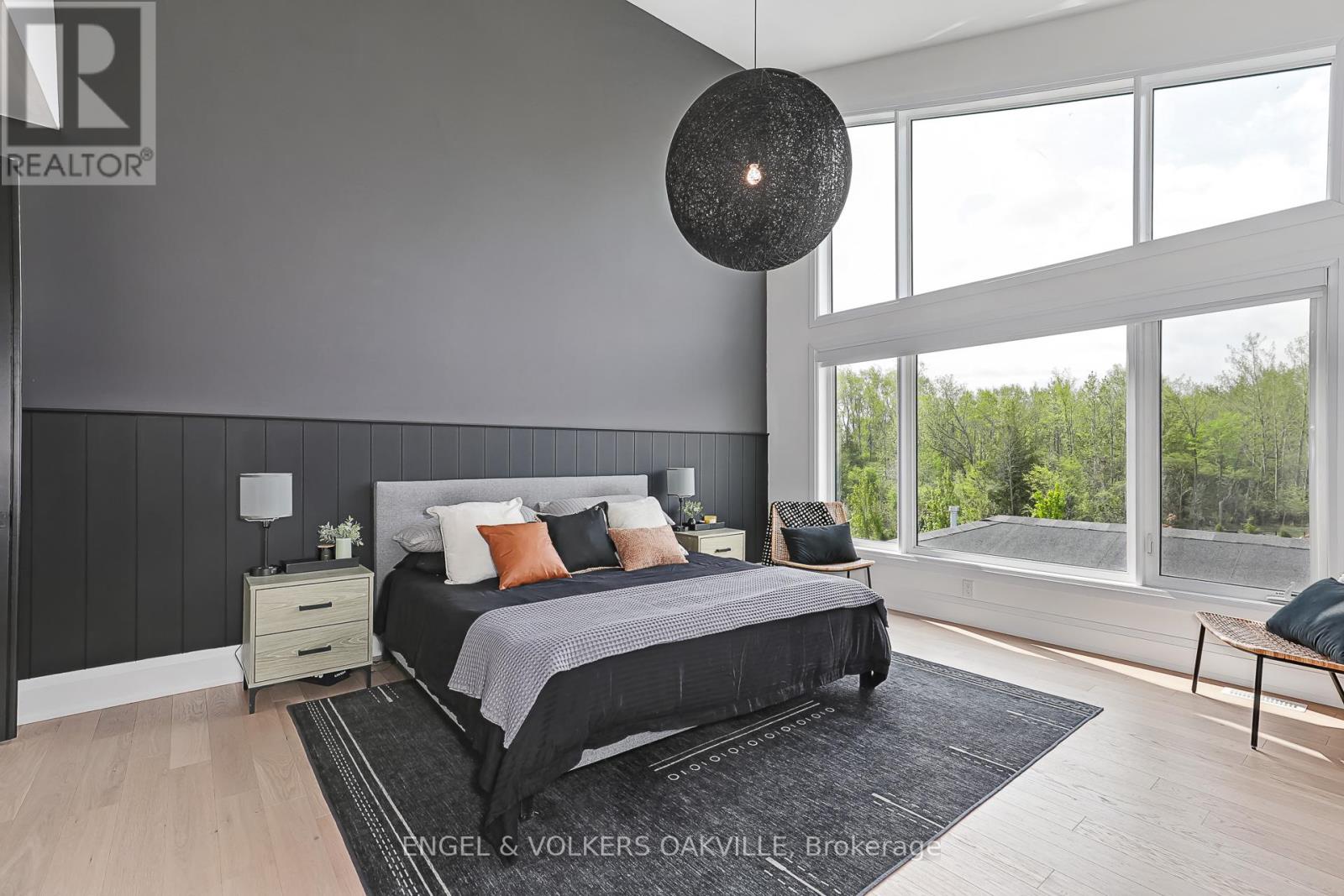 117 STONELEIGH DRIVE - 40