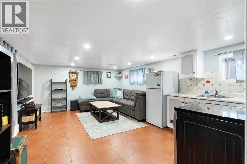 2605 29 Street SW — photo 24