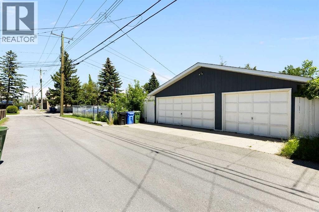 2605 29 Street SW — photo 41