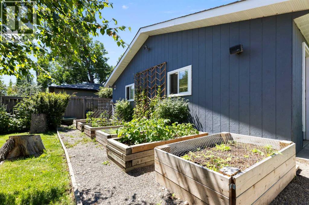 2605 29 Street SW — photo 40