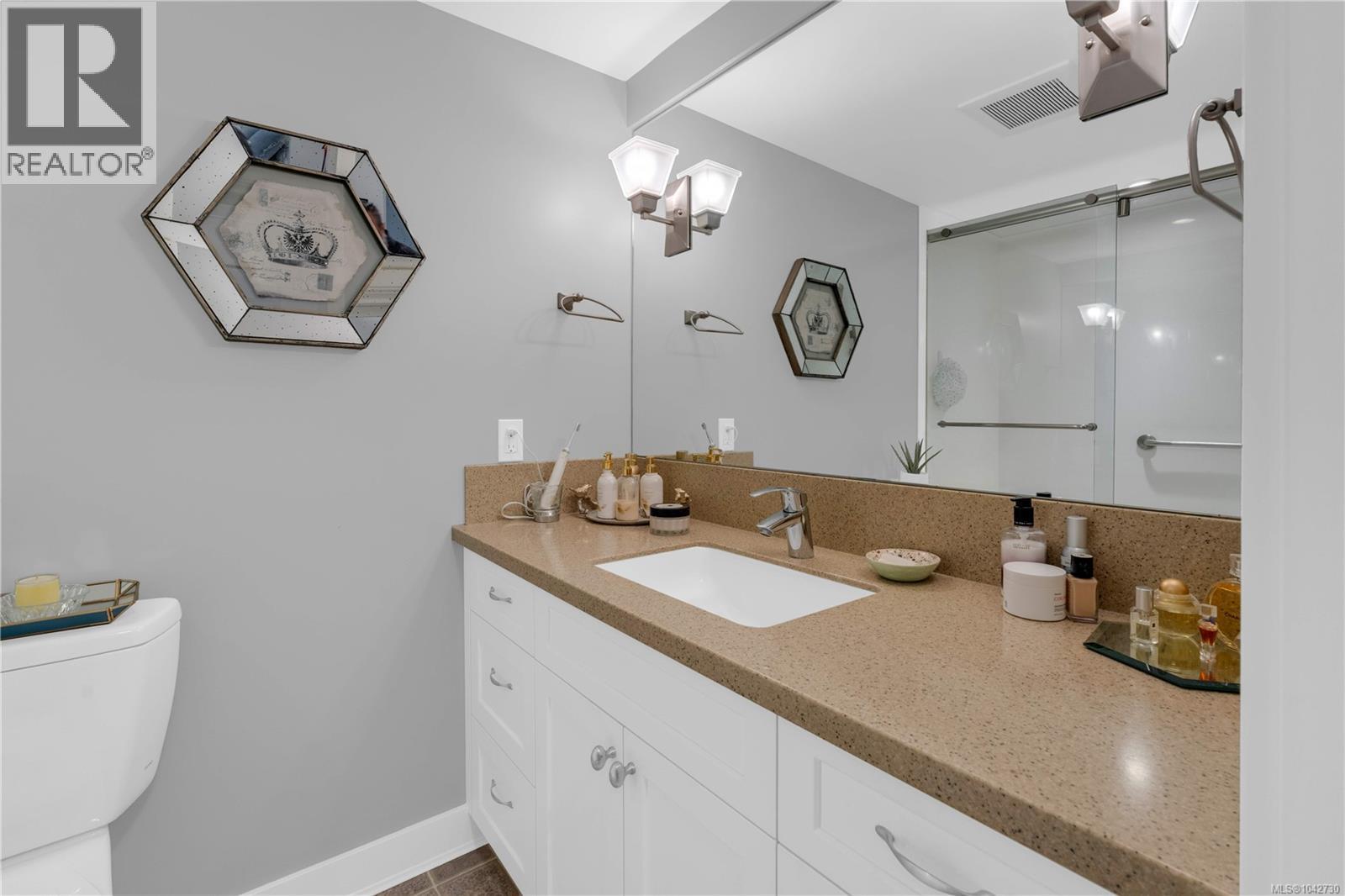 205 2125 Oak Bay Avenue, Oak Bay