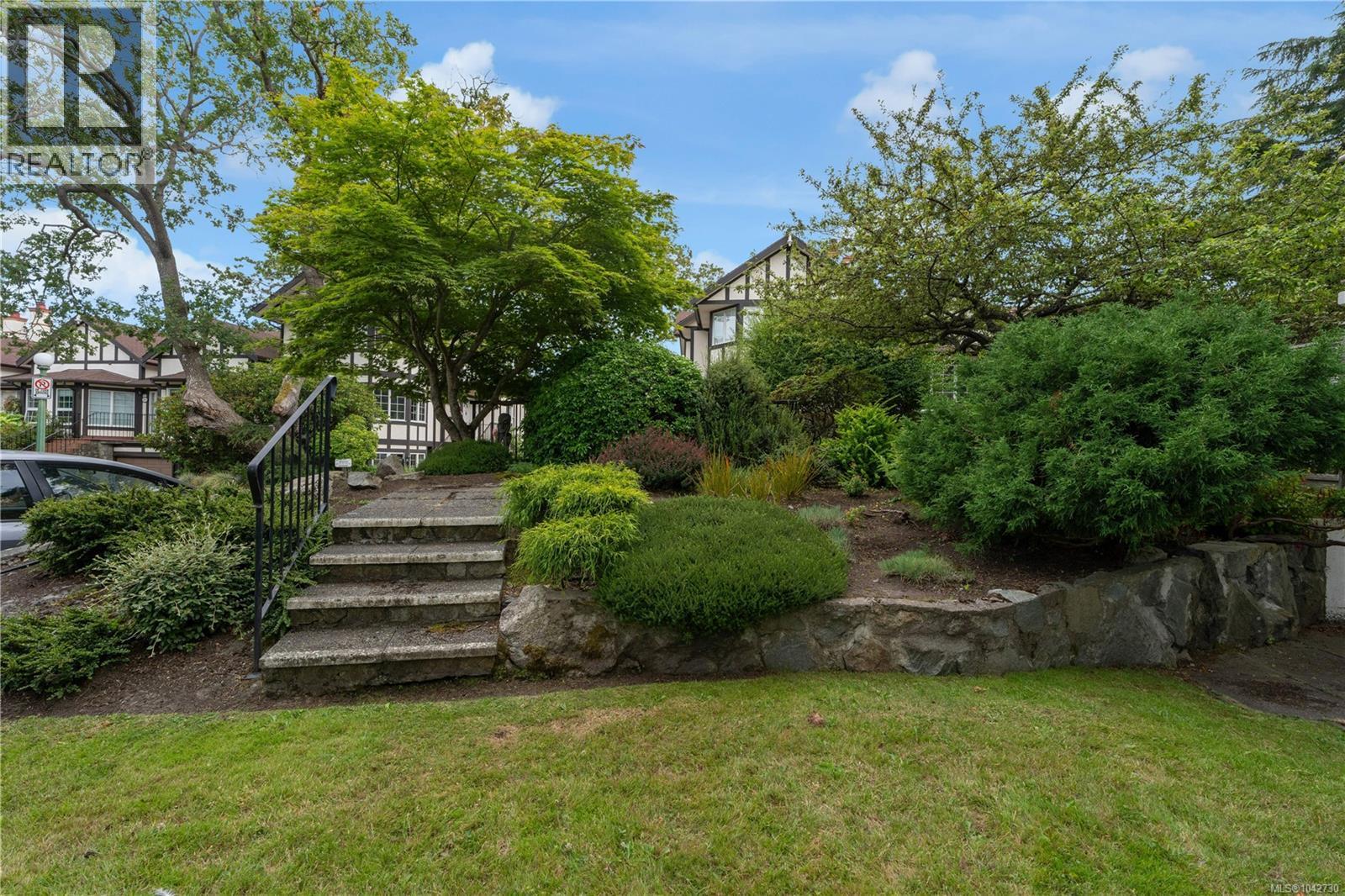 205 2125 Oak Bay Avenue, Oak Bay
