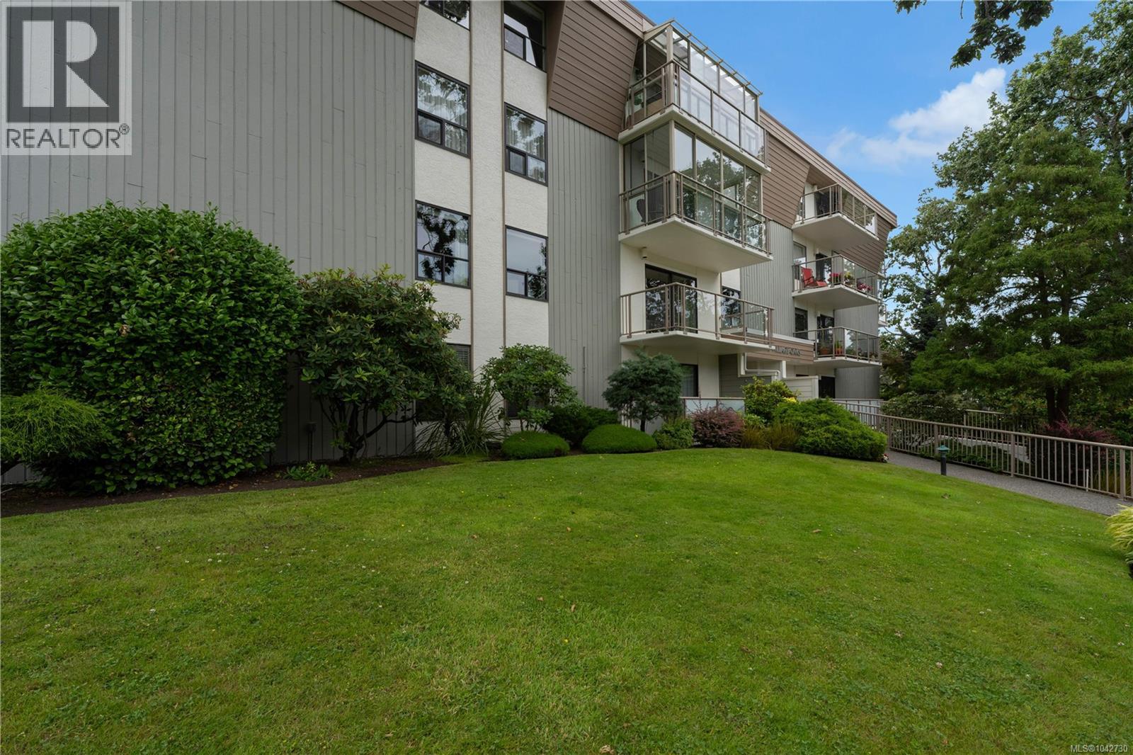 205 2125 Oak Bay Avenue, Oak Bay