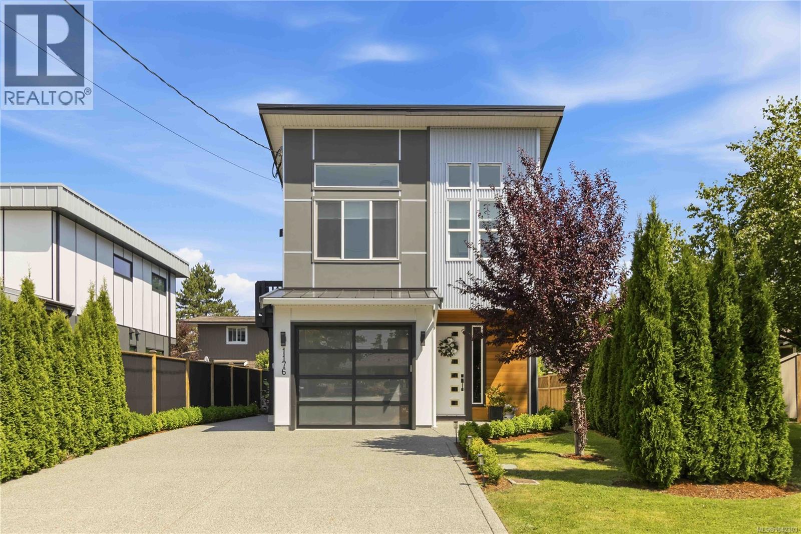 1176 Clarke Rd - 1