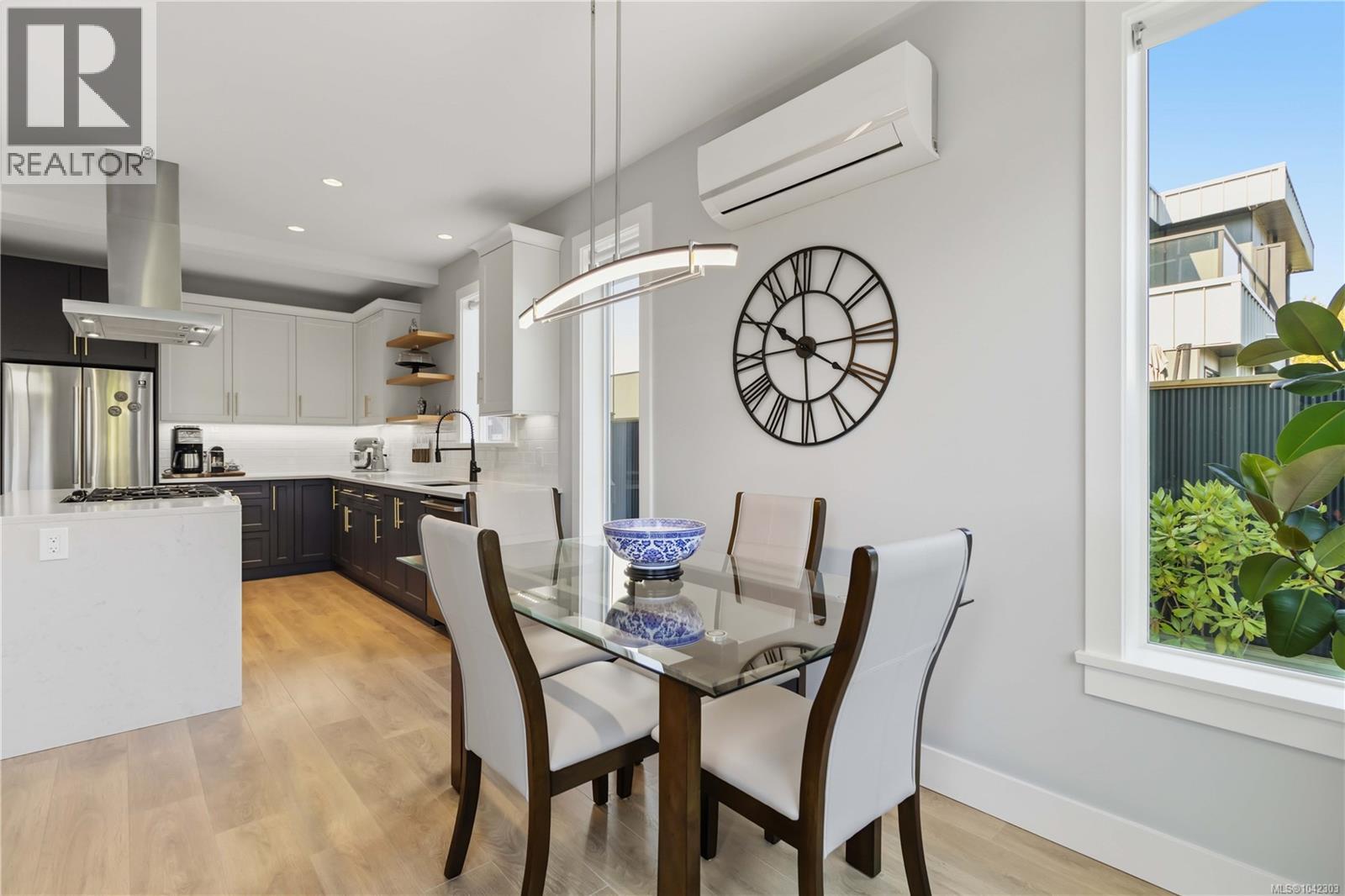 1176 Clarke Rd - 18