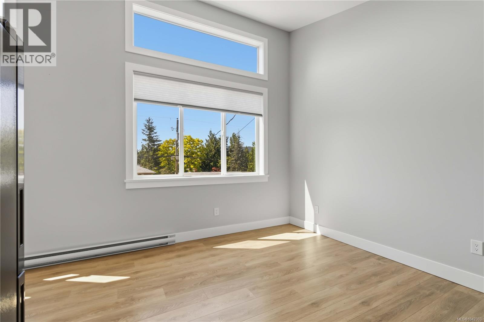 1176 Clarke Rd - 24