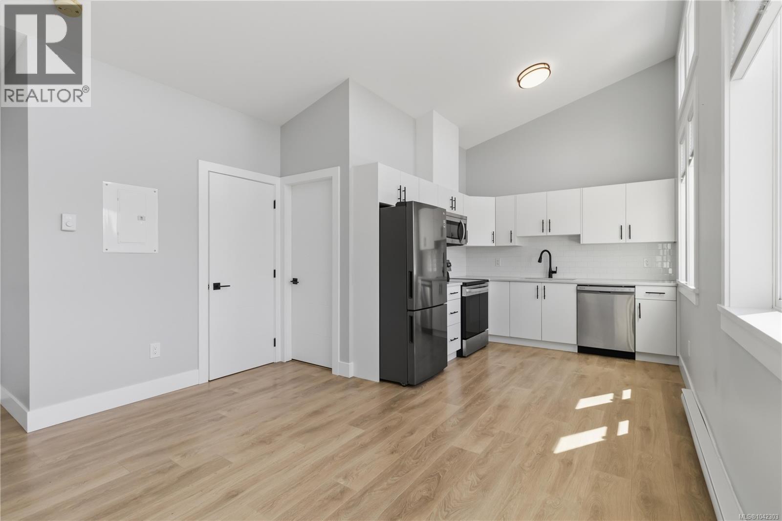1176 Clarke Rd - 25