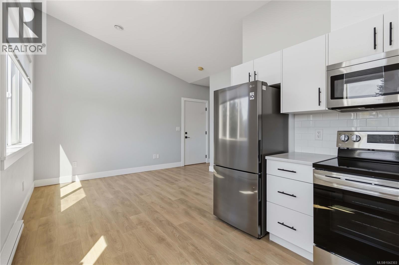 1176 Clarke Rd - 27