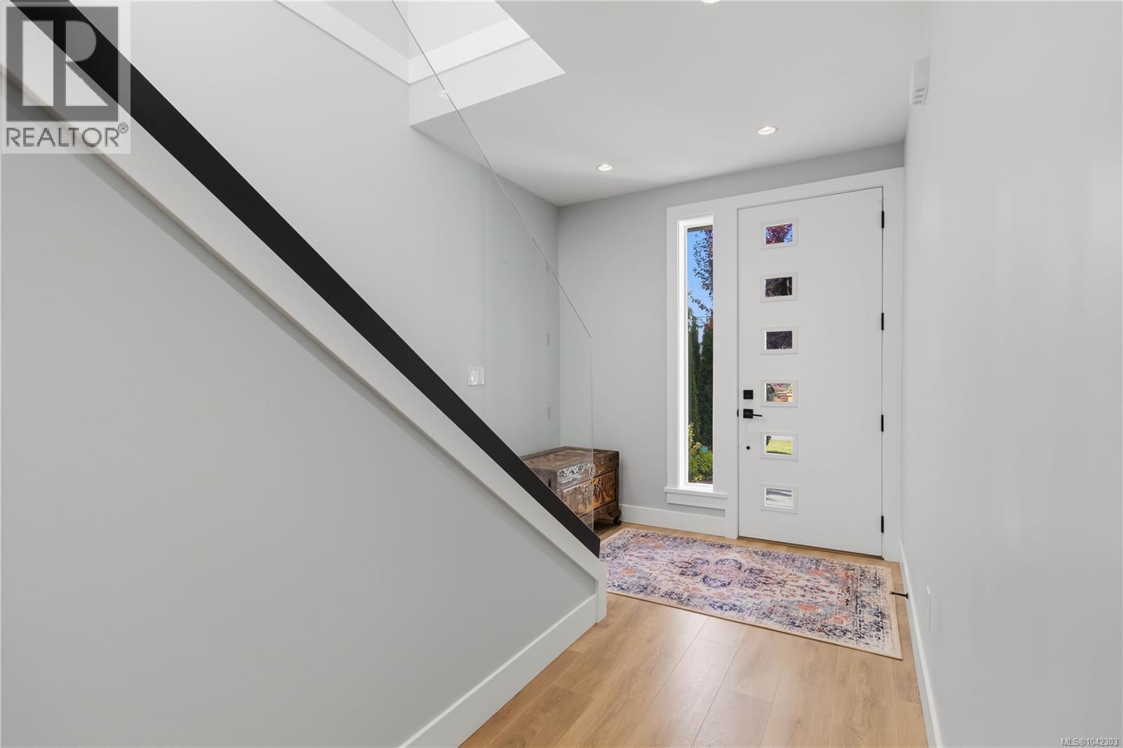 1176 Clarke Rd - 3