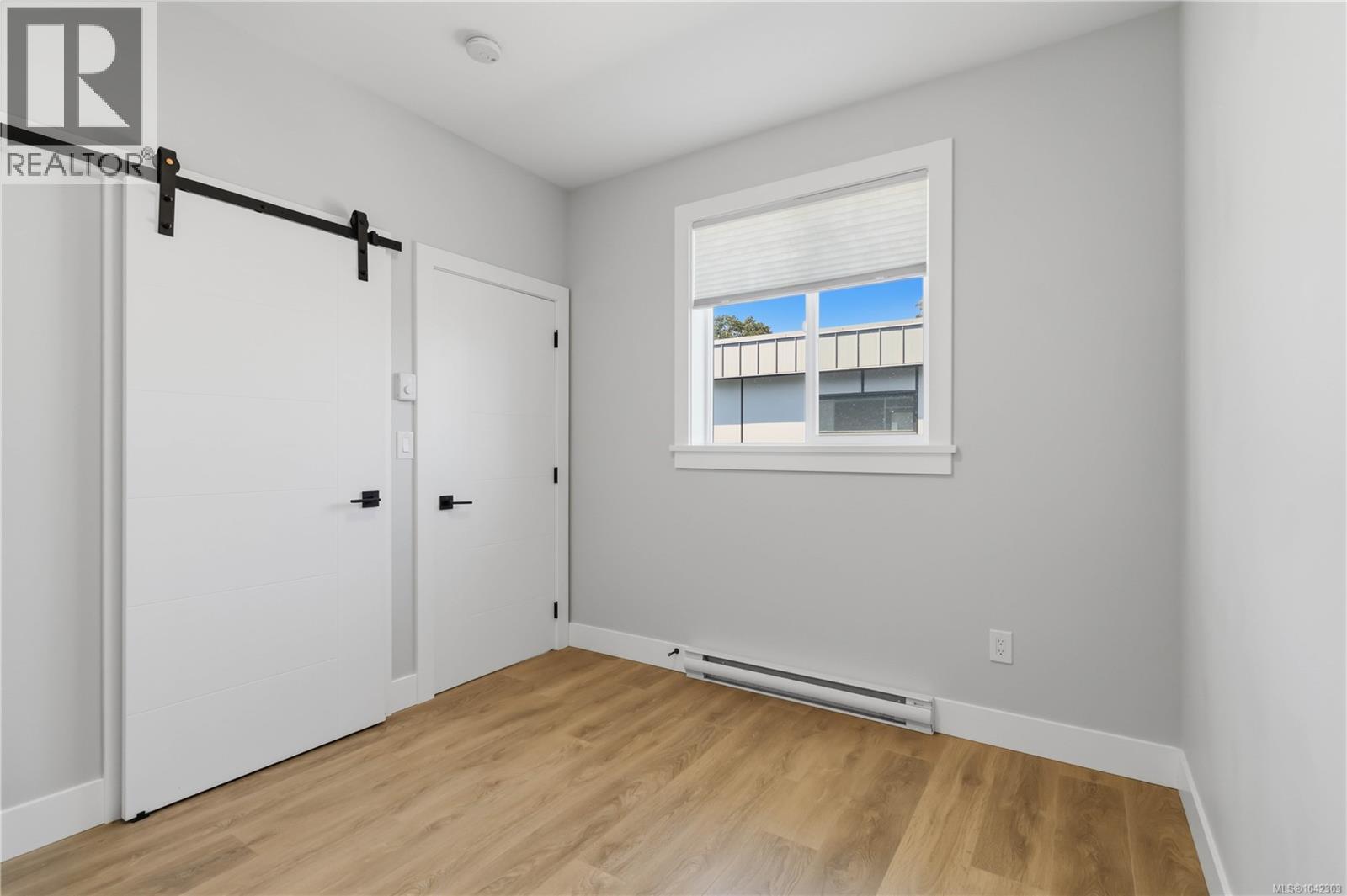 1176 Clarke Rd - 31