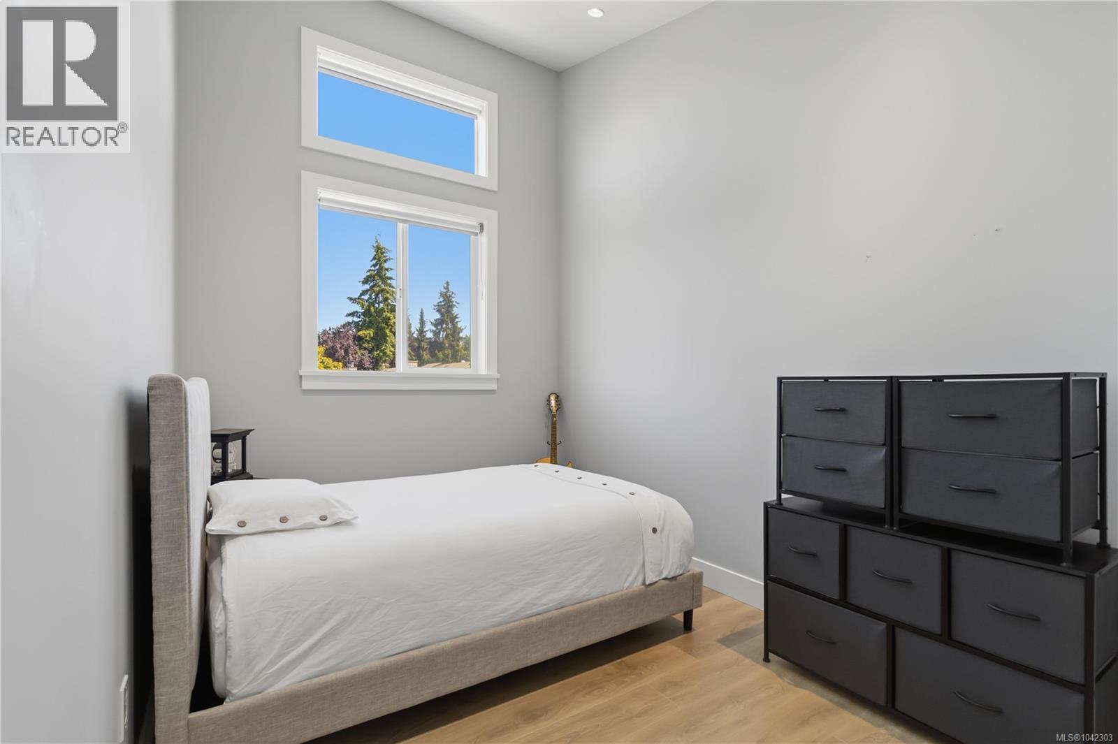 1176 Clarke Rd - 32