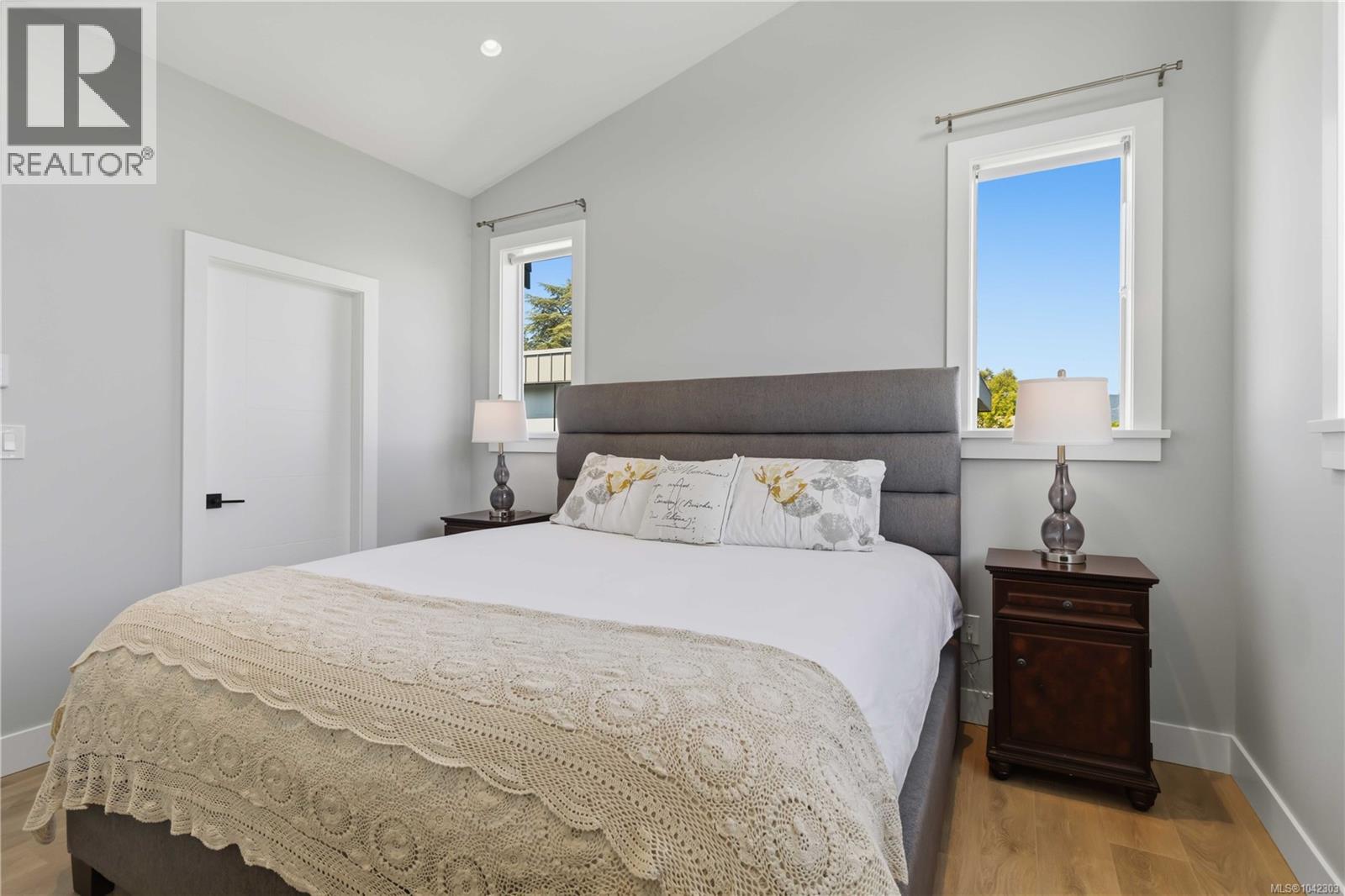 1176 Clarke Rd - 39