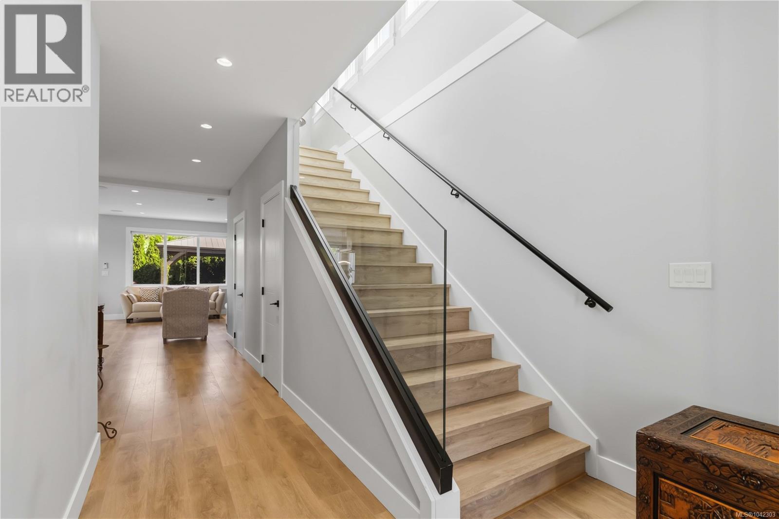 1176 Clarke Rd - 4