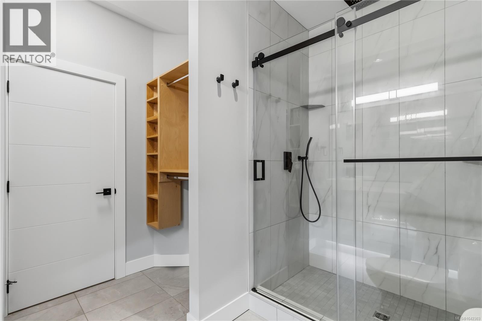1176 Clarke Rd - 44