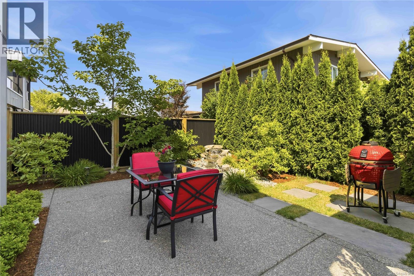 1176 Clarke Rd - 50