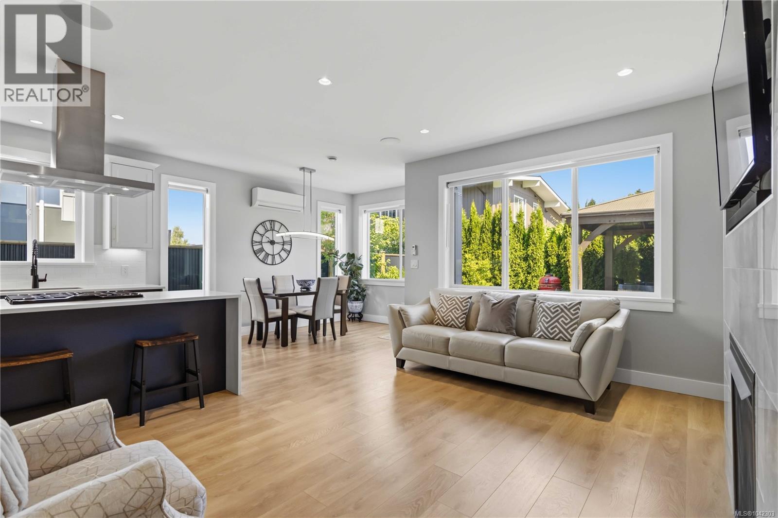 1176 Clarke Rd - 9