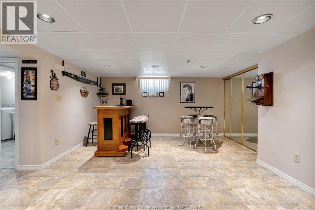 2820 Askin AVENUE - 23