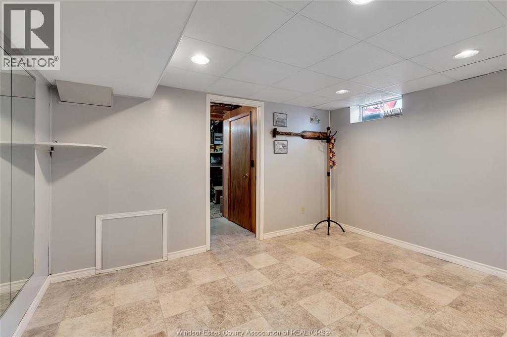 2820 Askin AVENUE - 24