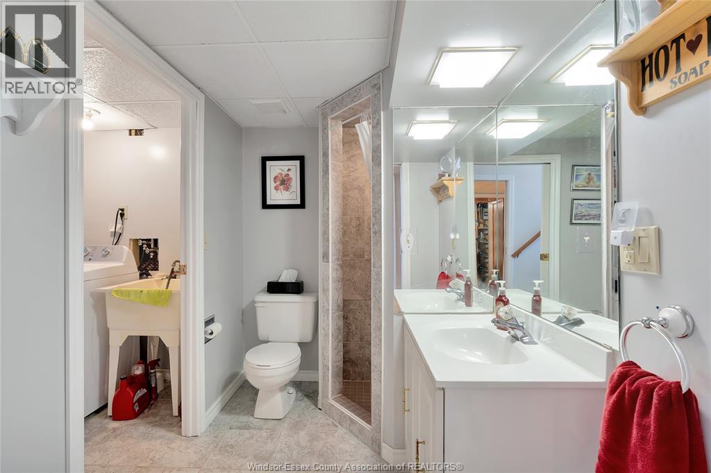 2820 Askin AVENUE - 27