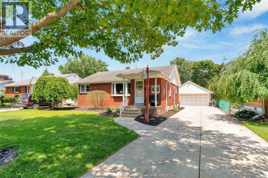 2820 Askin AVENUE - 34