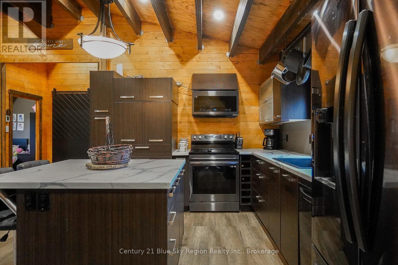 3269 CHISWICK LINE - 10