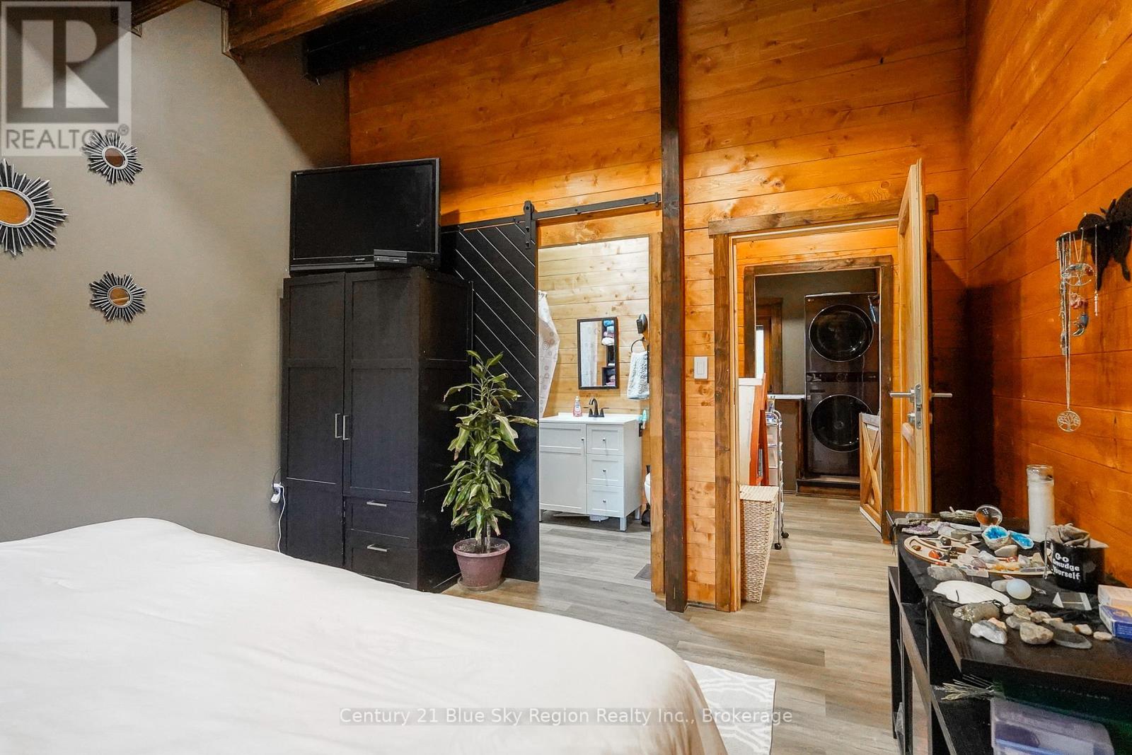 3269 CHISWICK LINE - 18